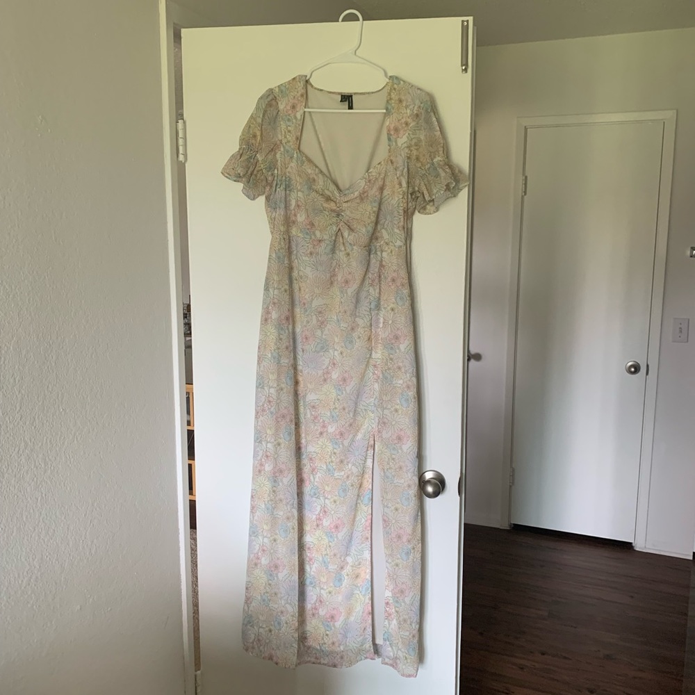 Floral maxi dress puff sleeved